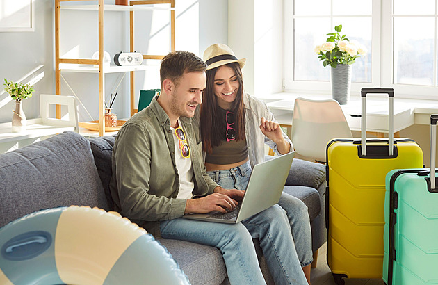 Umělá inteligence radí i s nákupem letenek. Vyplatí se ji poslouchat?