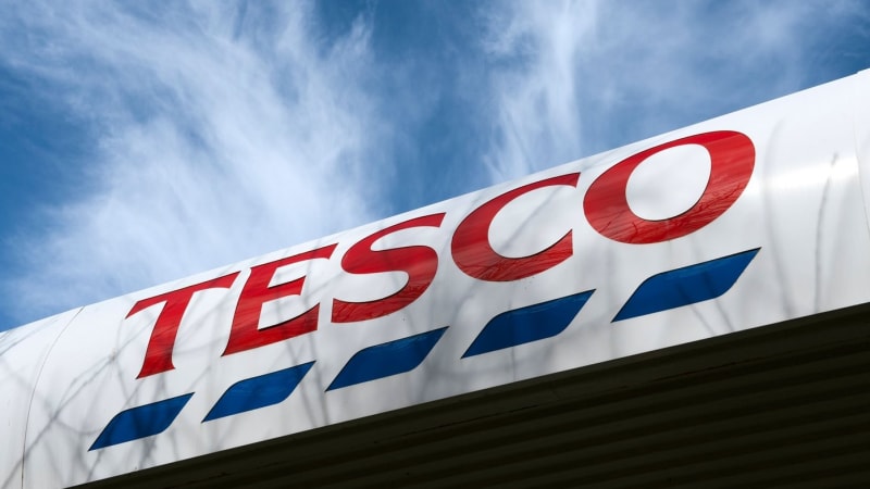 Tesco má problém: Účtováním slev porušilo zákon, tvrdí inspekce. Lidé platili více, než čekali