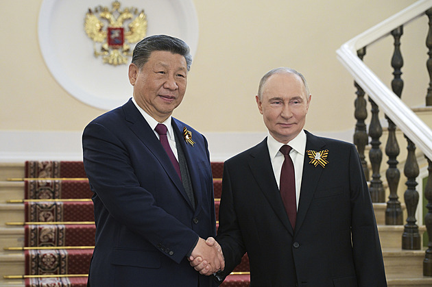 Za Si Ťin-pchingem dorazí Kim Čong-un a Putin. Budou slavit konec světové války