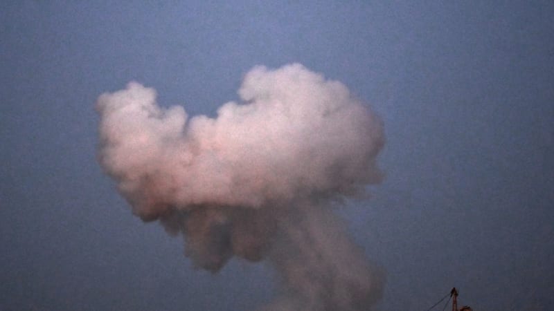 Noční peklo v Kyjevě: Bombardování nepřežilo dítě, na místě je nejméně osm obětí