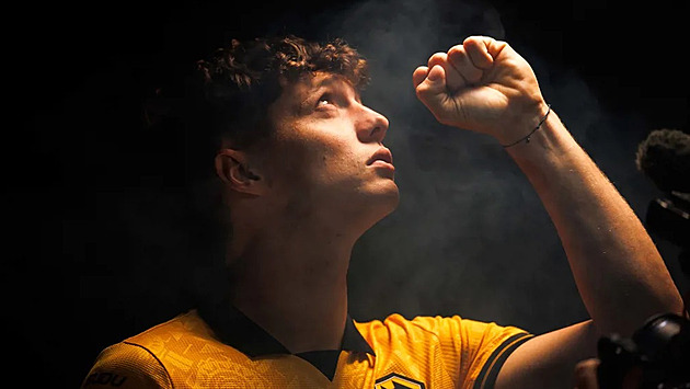 Krejčí hráčem Wolves: Jsem fascinovaný a nadšený. Nastoupit může už v sobotu