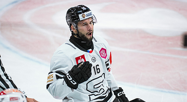 Za Spartu nedal ani gól, přesto měl na dresu nápis „Nejlepší střelec“. Tak se činil