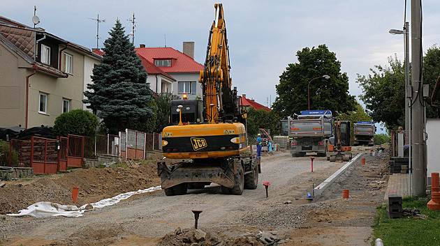 Vysocká ulice ve Žďáře dostává podobu. Na jaře se však zavře její další část