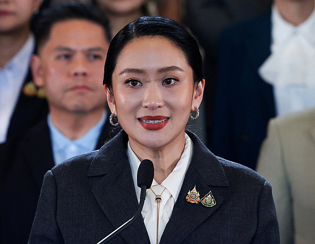 Rána mocné dynastii. Thajskou premiérku sesadili, osudným se jí stal telefonát