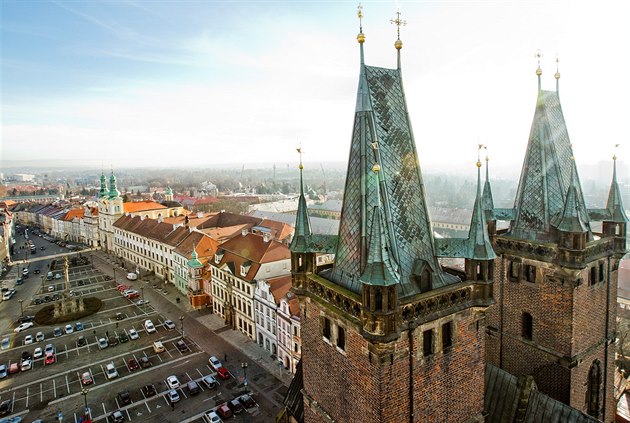 Spor nejen hudební. Škola zve na Michala Davida, Hradec na Tata Bojs a drony