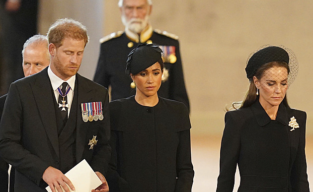 Odloučení od dětí kvůli pohřbu královny. Nebyla jsem na tom dobře, lká Meghan