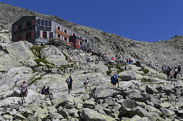 Rozhoduje, kdo dá víc, kritizuje legendární chatař z Tater. Po téměř 50 letech končí