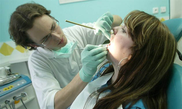 V Chebu se má příští rok otevřít zubní klinika, o dalších kraj jedná