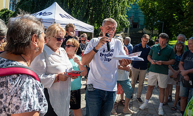 Útok na Babiše i plivanec na Fialu. Mítinky monitorujeme dostatečně, reaguje policie