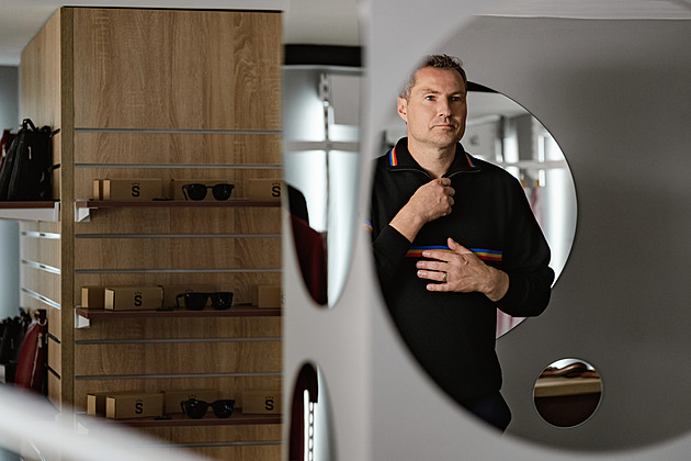 Samoobsluha 24 hodin denně. Sparta otevírá moderní prodejnu s oblečením