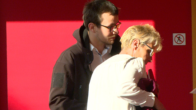 Byl to jen nemístný humor. Mladík u soudu odmítl, že hrozil vystřílením třídy