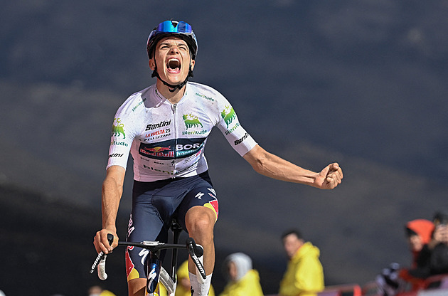 Mladík Pellizzari na Vueltě zastínil lídry. V prudkém kopci využil i váhání Vingegaarda