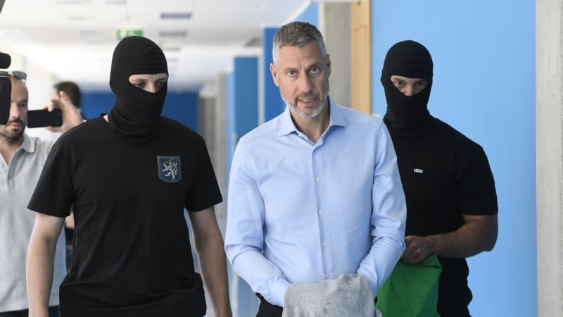 Peníze z Dozimetru měly financovat hnutí STAN, odhalily odposlechy. O čem obvinění mluvili?