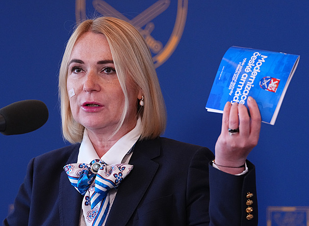 Česko podepsalo nákup 44 tanků Leopard. Napravujeme vlastní dluh, řekla Černochová