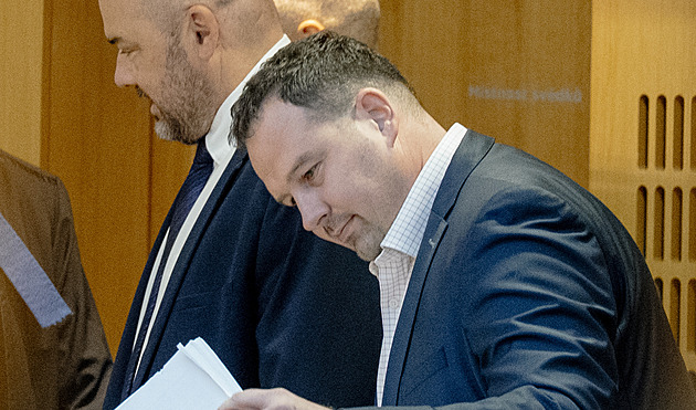 Dozimetr, den šestý. Radil Kučera z DPP Redlovi i Hlubučkovi?