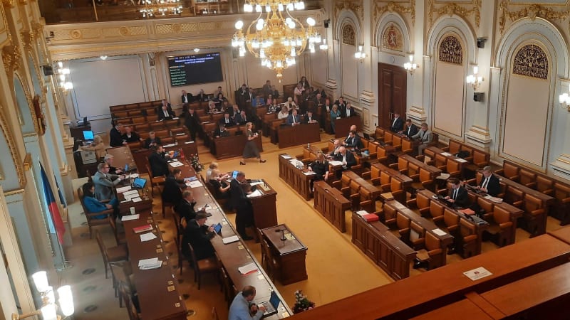 Sněmovnu čeká studená válka, říká po volbách Kubáček. Kdo stane v čele nové opozice?