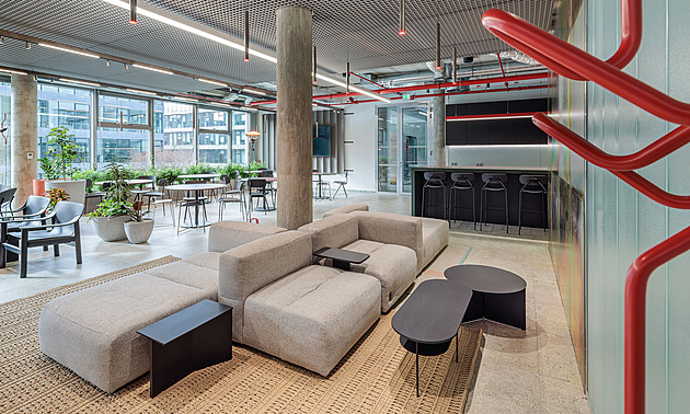 Kanceláře, kde se lidé cítí lépe než doma. To byla představa architektů