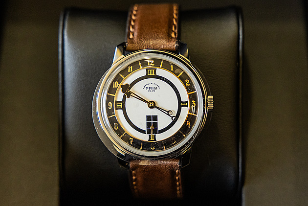 Sběratelská lahůdka. Na světě jsou jen dvoje stejné hodinky k hradeckému výročí