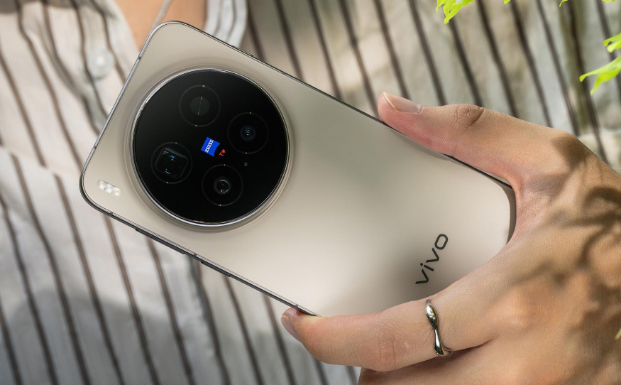 Fotomobil roku přichází s brutálním zoomem. Vivo X300 Pro koupíte až o 6 tisíc levněji