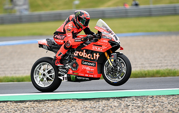 Šance pro debutanta Bulegu. Sezonu MotoGP dokončí místo šampiona Márqueze