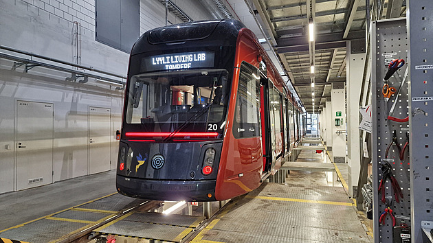 České tramvaje trénují ve Finsku. Samy se umyjí, odstaví a nikoho nepřejedou