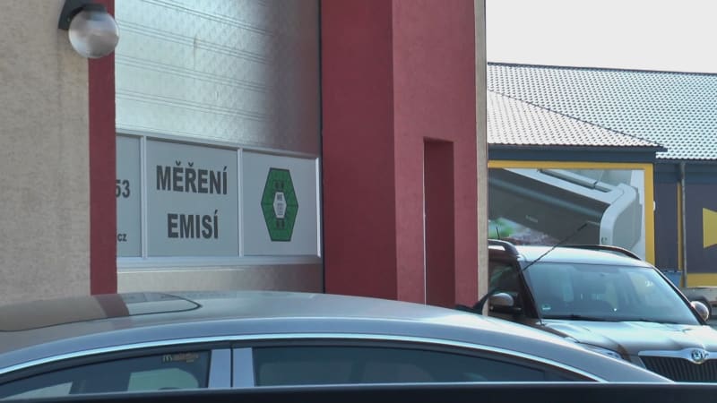 KOMENTÁŘ Ondřeje Krutílka: Emisní normy CO₂. Naše automobilky už další šanci nedostanou