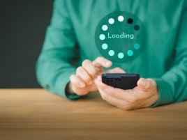 Proč o Vánocích mobilní internet kolabuje a jak ho udržet funkční