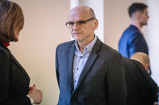 Vinen z korupce. Soudce Elischer dostal sedm let vězení a pokutu přes milion