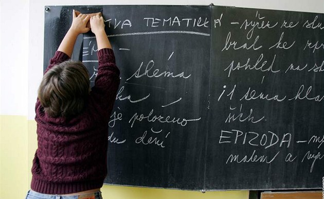 Dotyky, chlípné SMS. Učitele z Humpolce vyšetřují kvůli obtěžování studentek