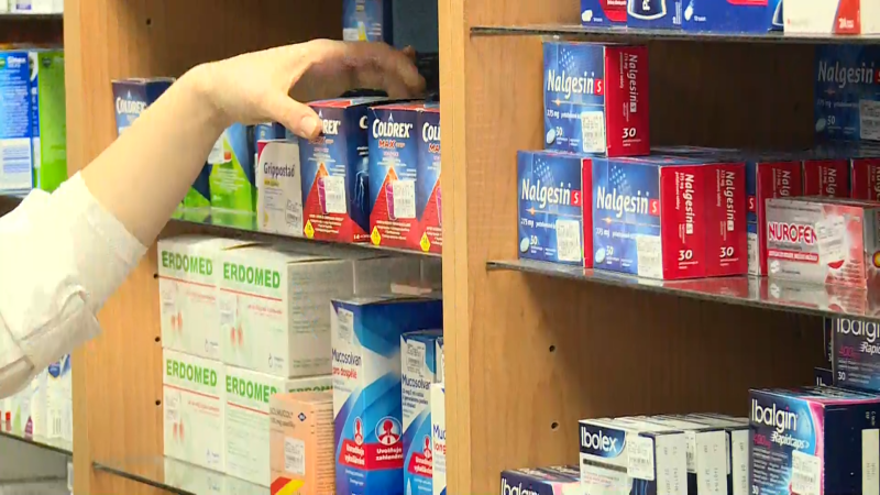 Nebezpečná paracetamolová výzva už je v Česku. Poškození jater může být fatální, varuje lékař