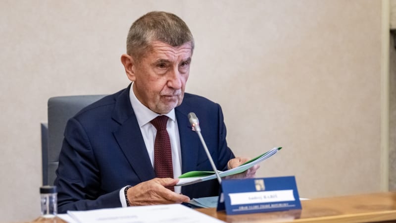 Spolupráce s Macinkou je výborná, pochvaluje si Babiš. Odvolat se ho nechystá