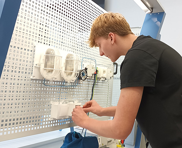 Škola otevřela nejmodernější dílny, chce zahýbat s nedostatkem odborníků