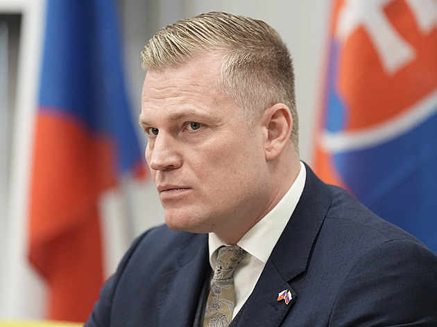 Turek má připravený návrh žaloby na prezidenta. Další postup řeší s Motoristy