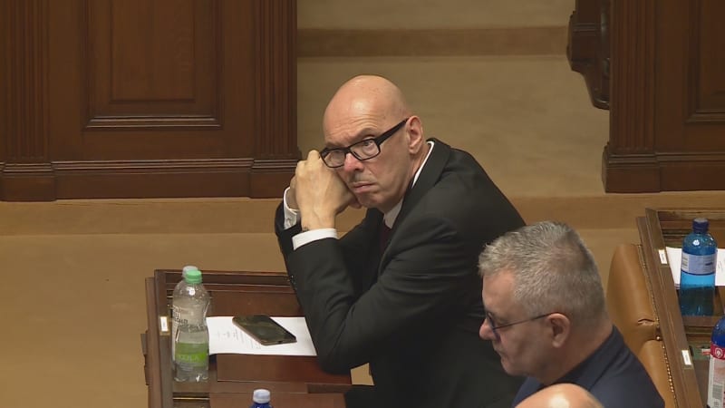 Klempíř vs. umělci: Chci řešit kulturu, ne politiku, vzkázal ministr. Veřejnou debatu odmítl