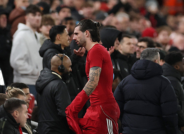 Kazíte radost ze hry! Sudí v Anglii zase pod palbou. Neuznali gól, místo toho vylučovali