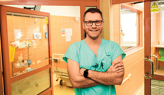 Návrat starých nemocí. Proč zapomenuté smrtící infekce ožívají, líčí infektolog