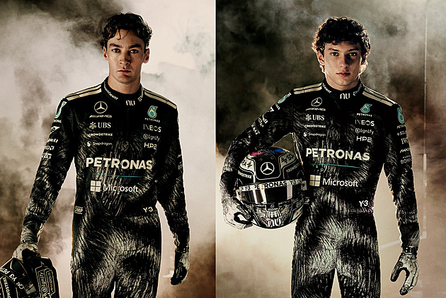 Malovali v nich snad něco? Fanoušci si utahují z nových kombinéz Mercedesu