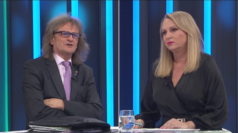 Vláda uvažuje o snížení DPH na benzín, naznačil Ševčík. Žádný plán nemají, nevěří Vaňková