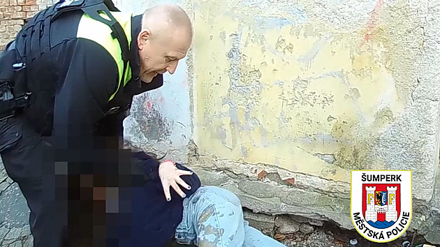 VIDEO: Zvracení, křeče. Školačky zkoušely HHC a marihuanu, jedna zkolabovala