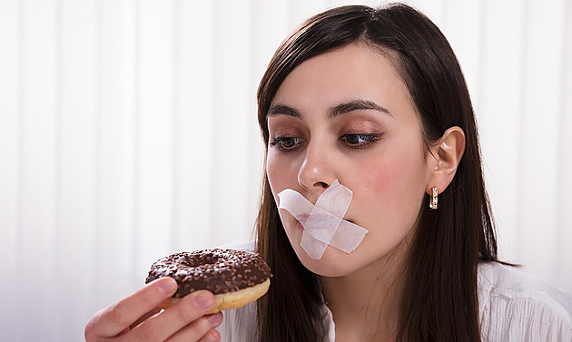 Přestaňte zajídat stres. Raději si zacvičte, efekt bude ještě lepší