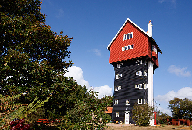 Dům v oblacích. Legendární vodojem nabízí luxusní bydlení 21 metrů nad zemí