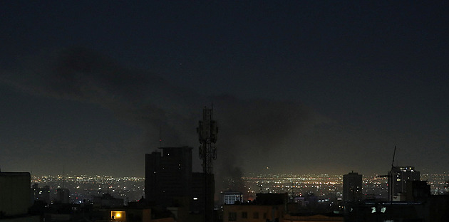 V Teheránu se spustila protivzdušná obrana, podle médií kvůli dronům