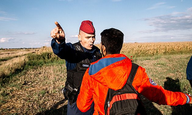 Příliv nelegálních migrantů do EU se snížil o čtvrtinu, jejich vracení se moc nezlepšilo