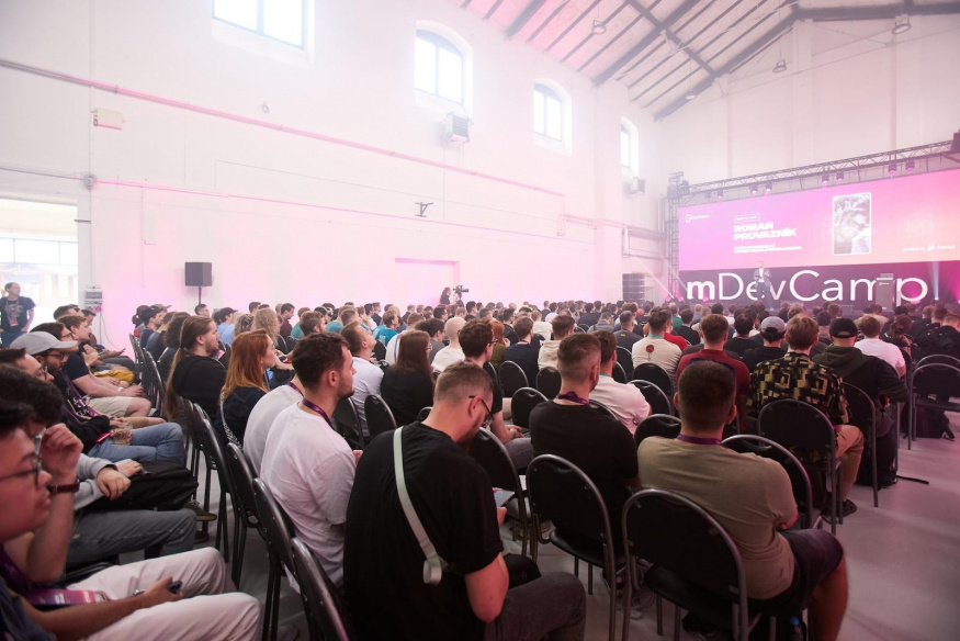 mDevCamp 2026: dva dny mobilního vývoje bez buzzwordů a AI panel Beyond the Prompt