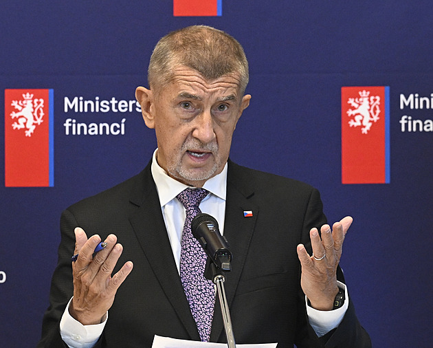 Snížení poplatků, lákadla pro mladé. Schillerová představila změny v penzijku