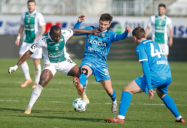 Fotbalové přestupy ONLINE: Sparta má první letní posilu, přichází Singhateh
