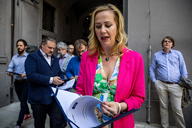 Popeláři v nejistotě. Nová smlouva na svoz odpadu je nechrání před inflací