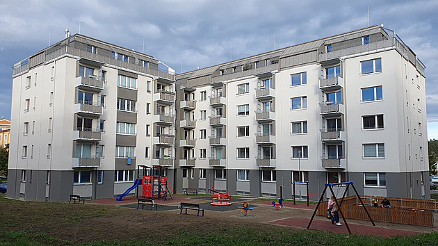 Mladé ve městě udrží také dostupné bydlení, Ostrov nabídne snížené nájemné