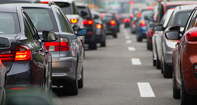 Kolona na dálnici? Výzkum ukázal, ve kterém pruhu ji projedete rychleji