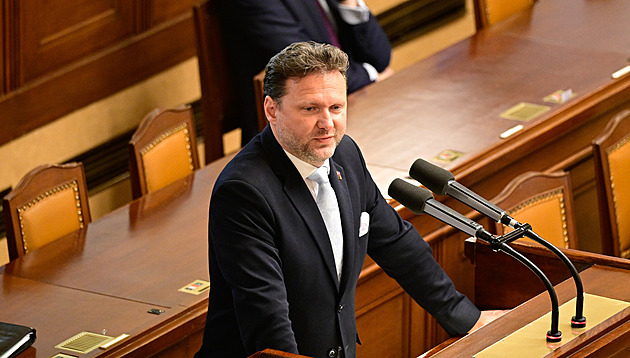 Vondráček hájil omezení pravomocí prezidenta, senátorům návrh koalice vadí